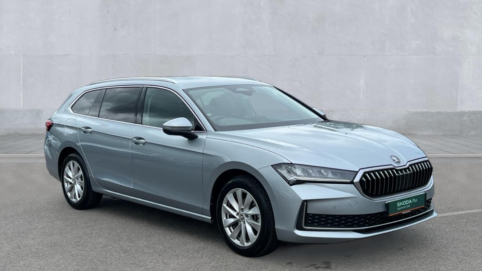 Main listing image - Skoda Superb Estate
