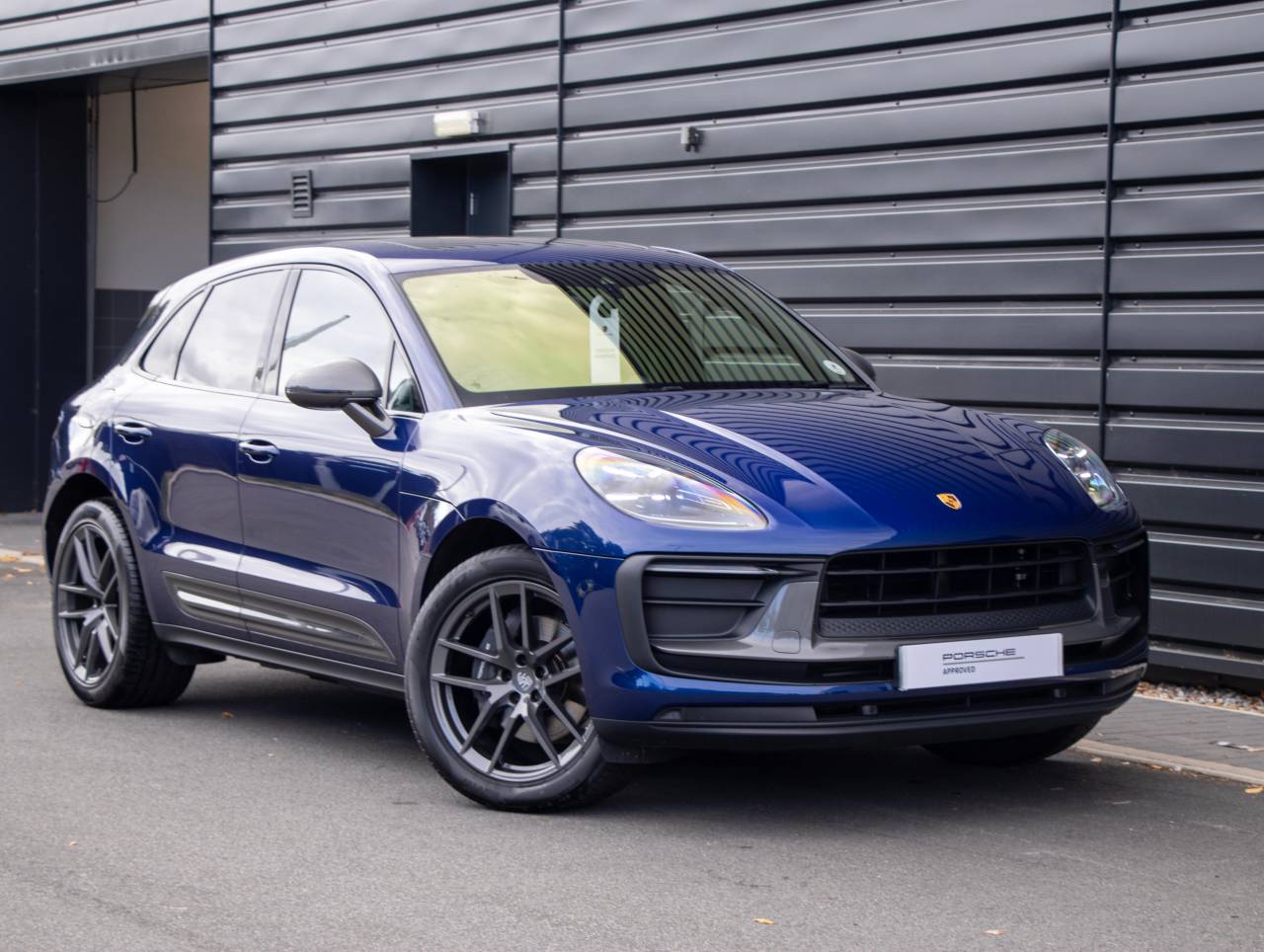Main listing image - Porsche Macan