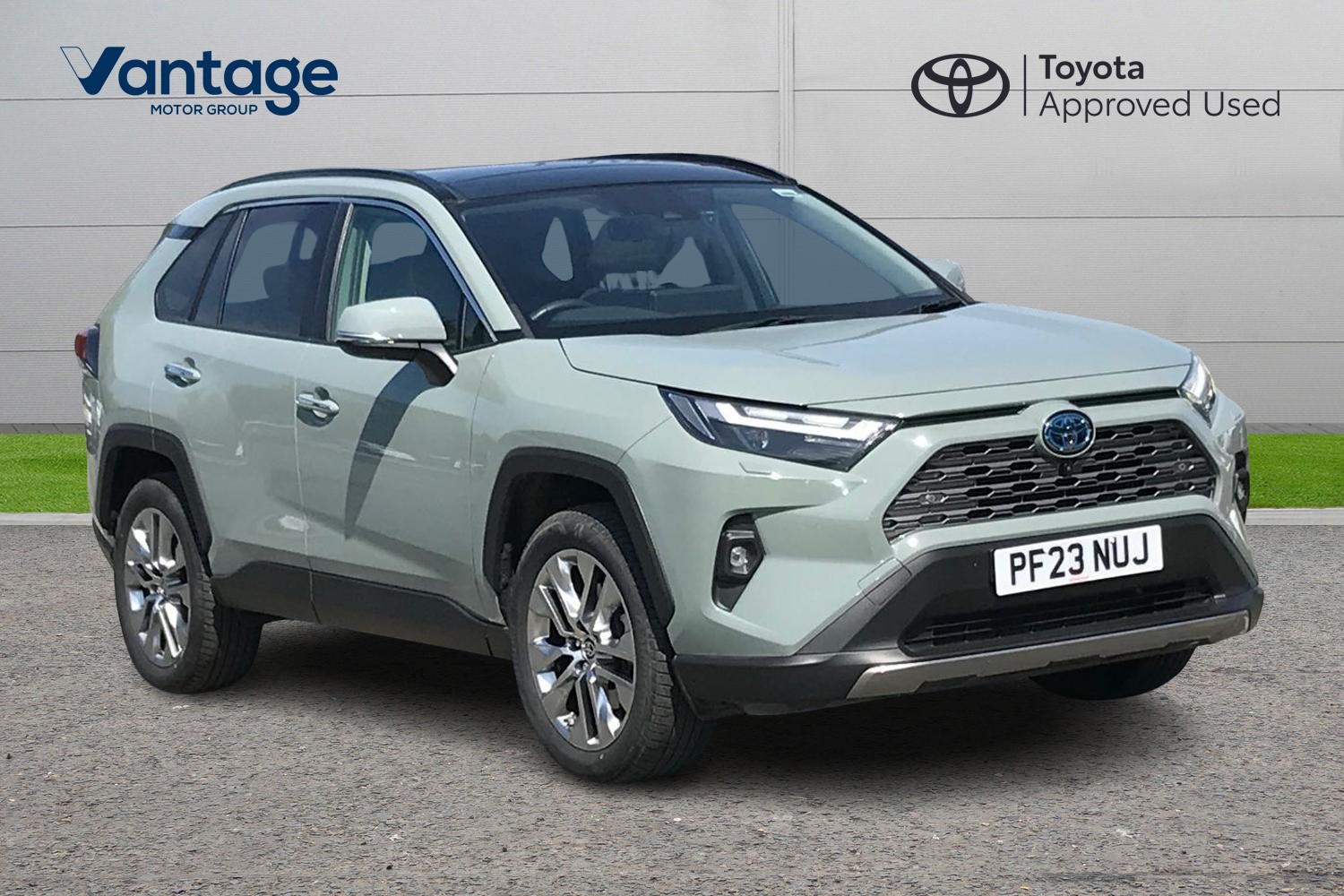 Main listing image - Toyota RAV4