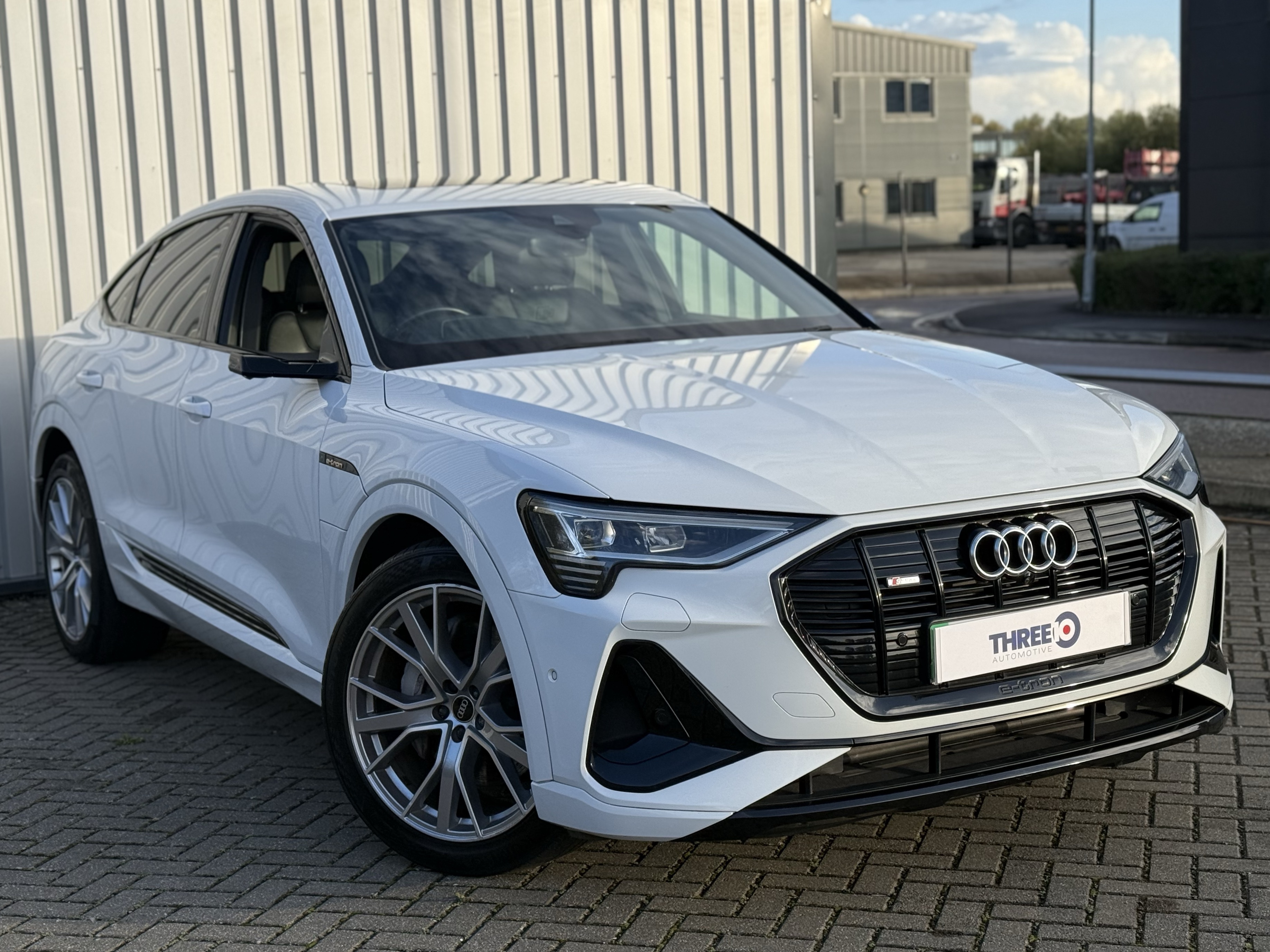 Main listing image - Audi e-tron