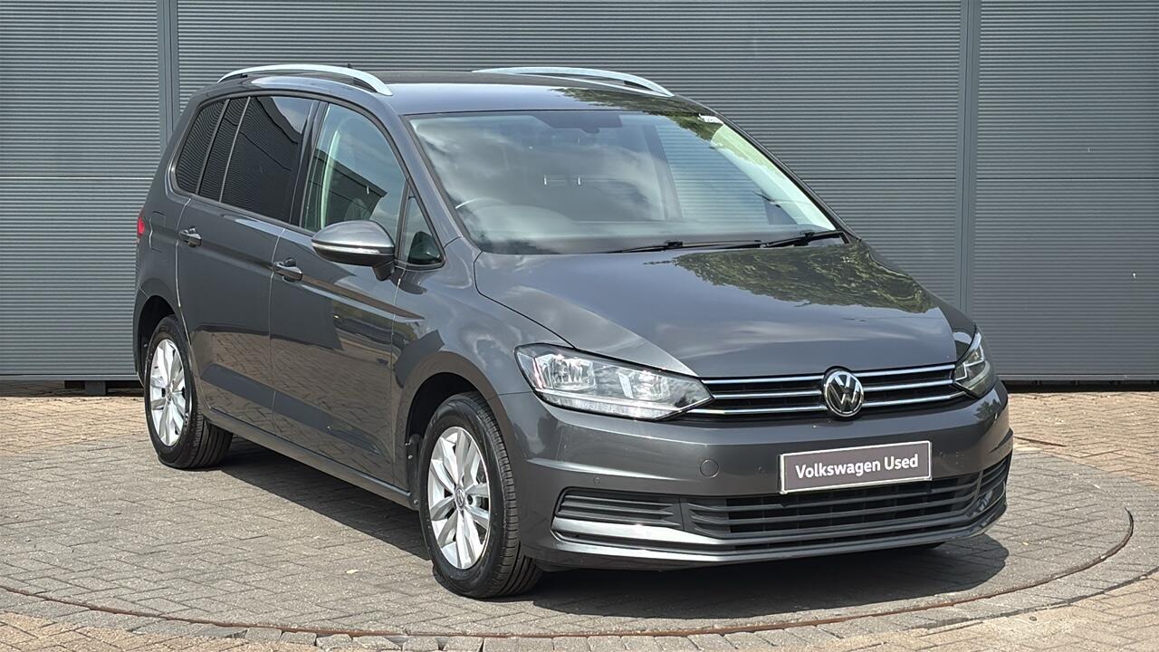 Main listing image - Volkswagen Touran