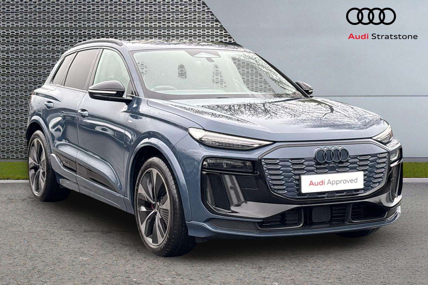 Main listing image - Audi Q6 e-tron