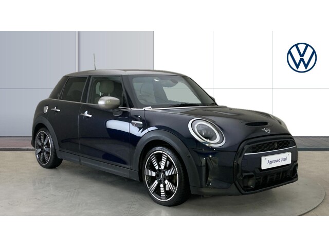 Main listing image - MINI Hatchback 5dr