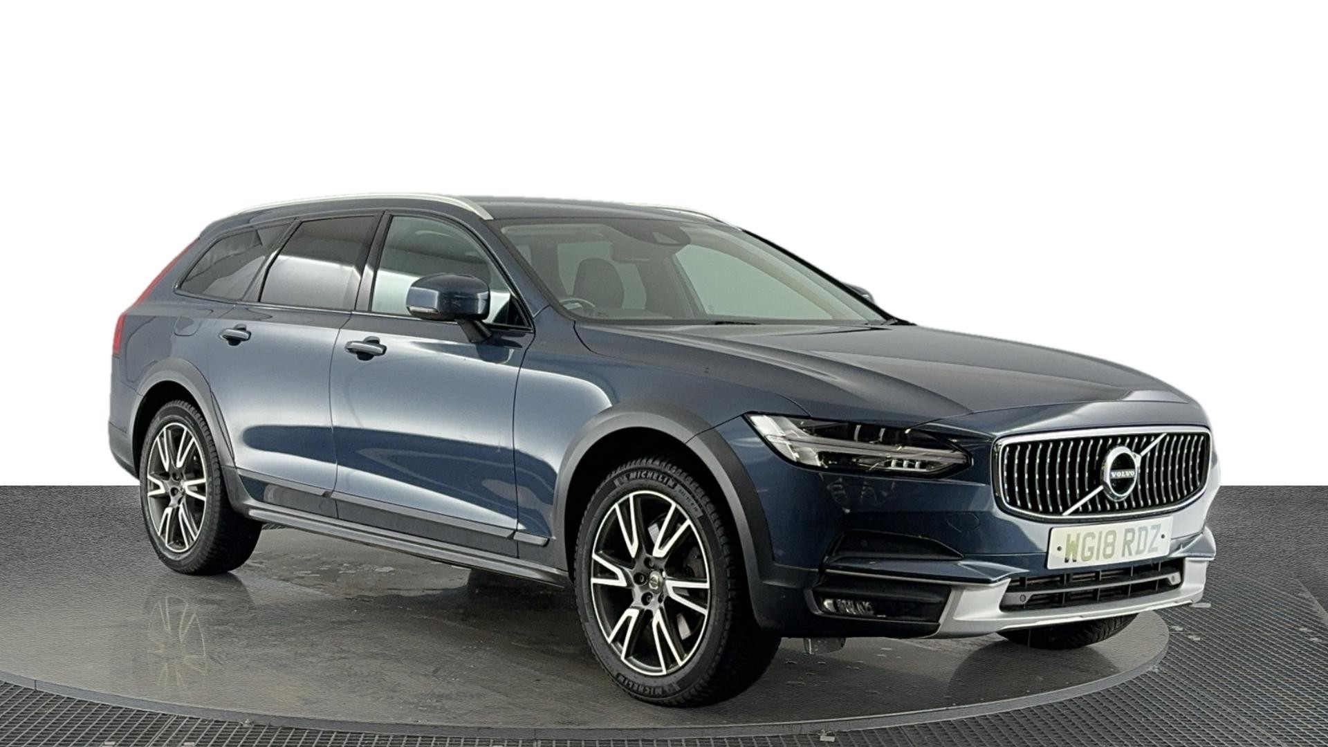 Main listing image - Volvo V90 Cross Country