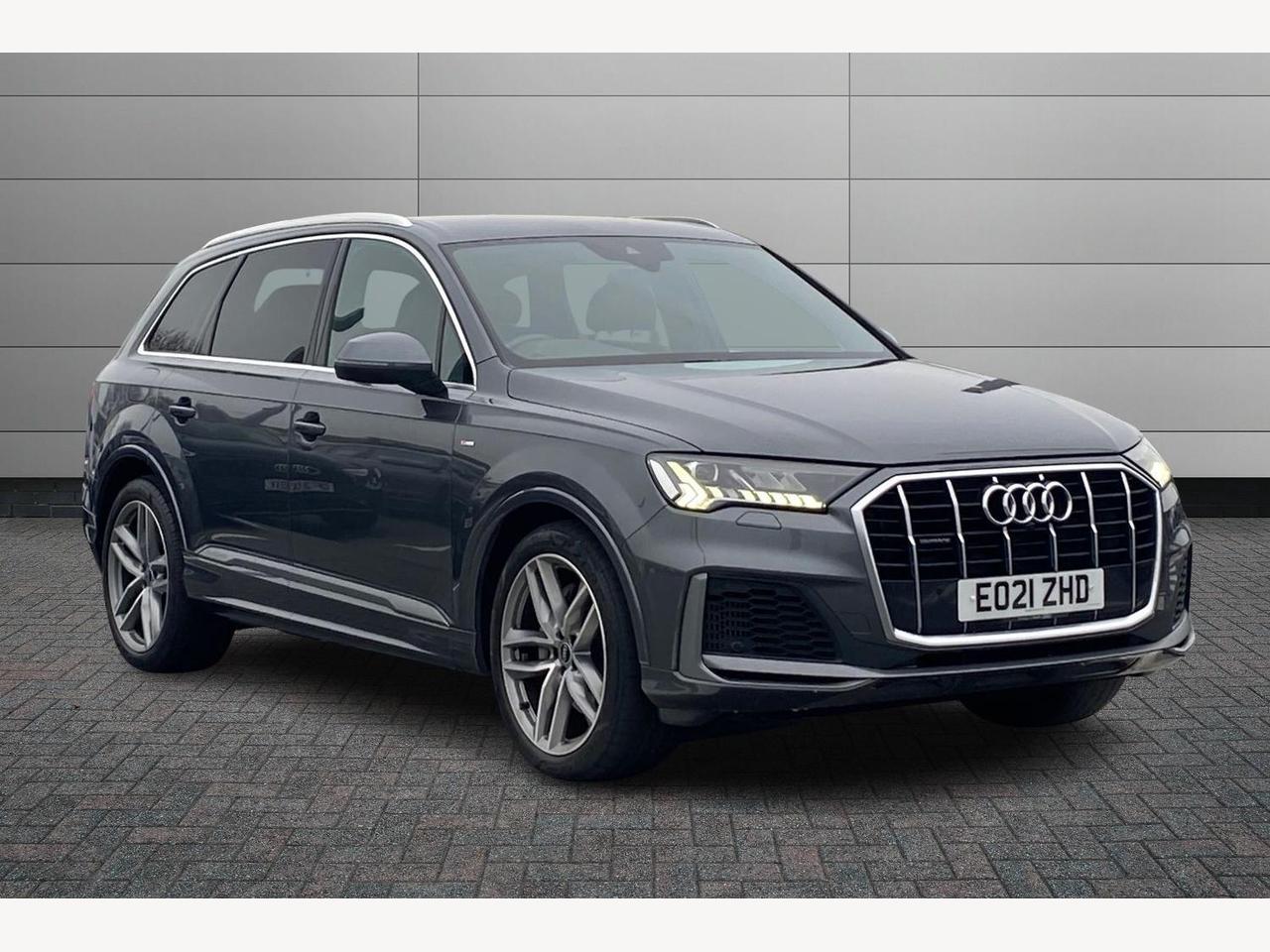 Main listing image - Audi Q7