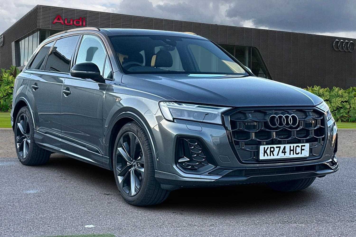 Main listing image - Audi Q7