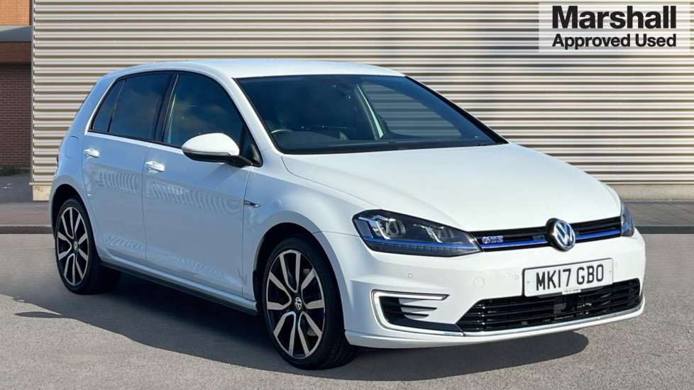 Main listing image - Volkswagen Golf GTE