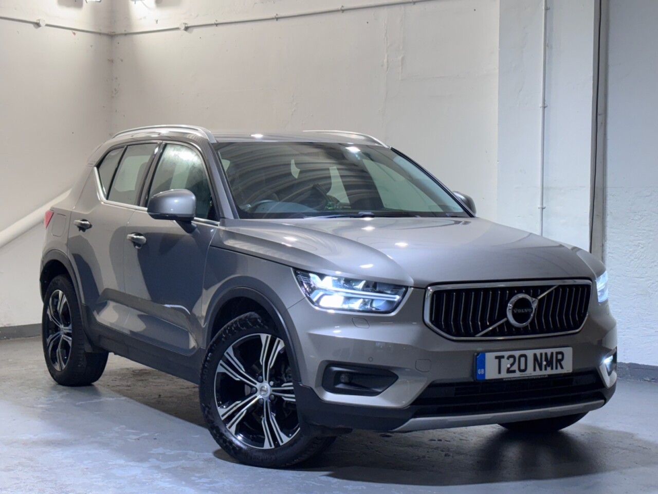 Main listing image - Volvo XC40