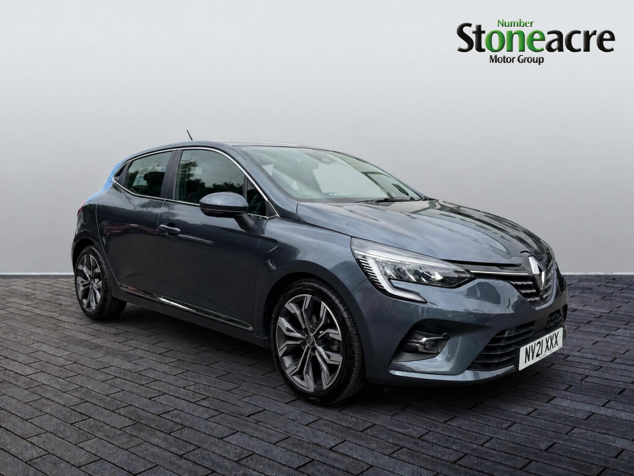 Main listing image - Renault Clio