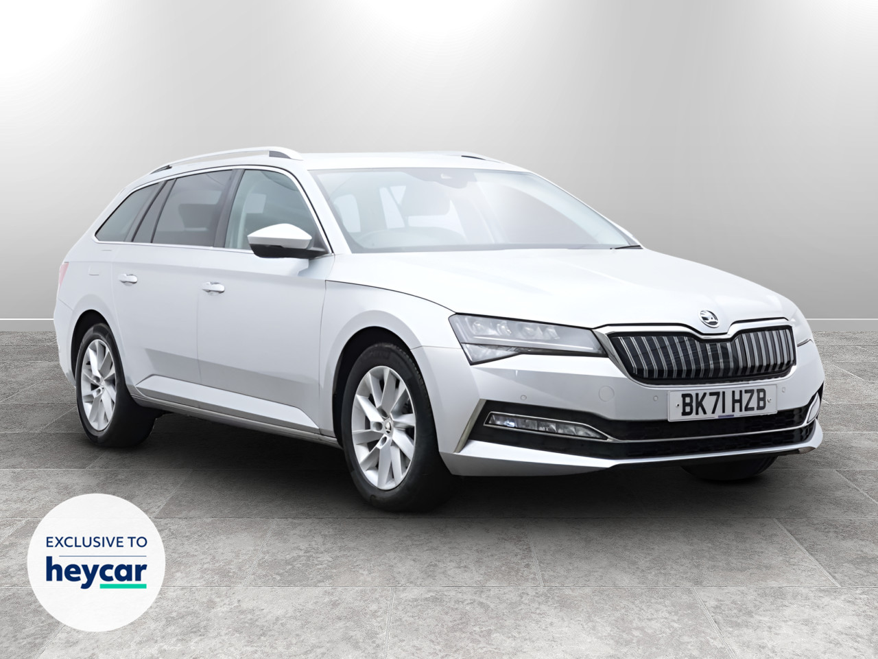 Main listing image - Skoda Superb Estate