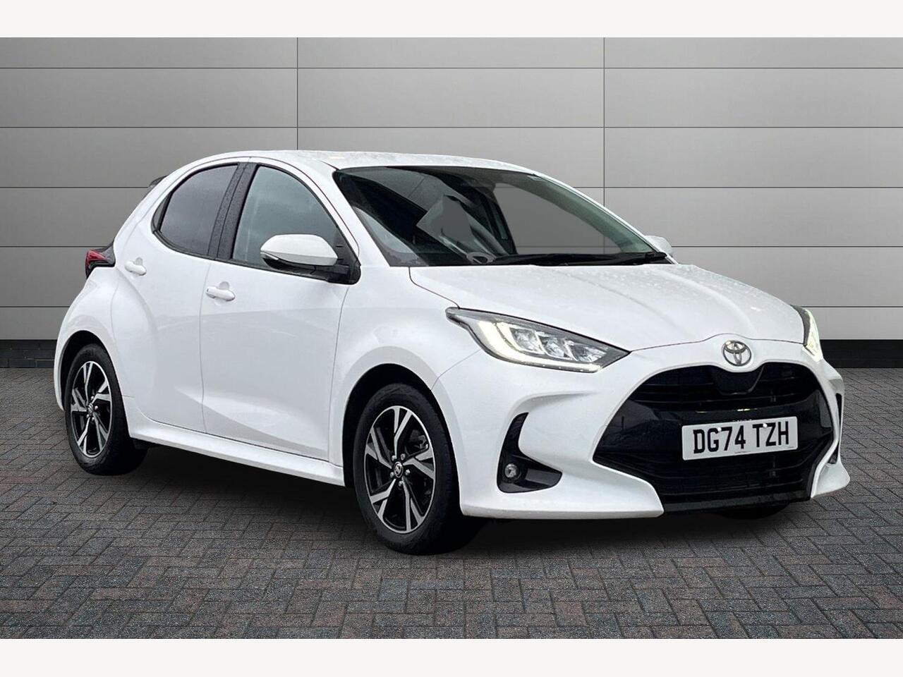 Main listing image - Toyota Yaris
