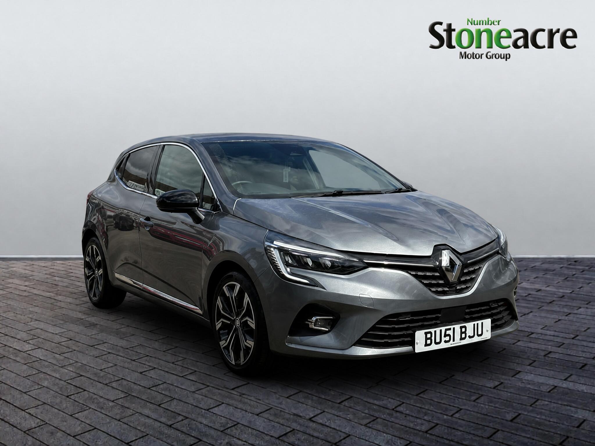 Main listing image - Renault Clio
