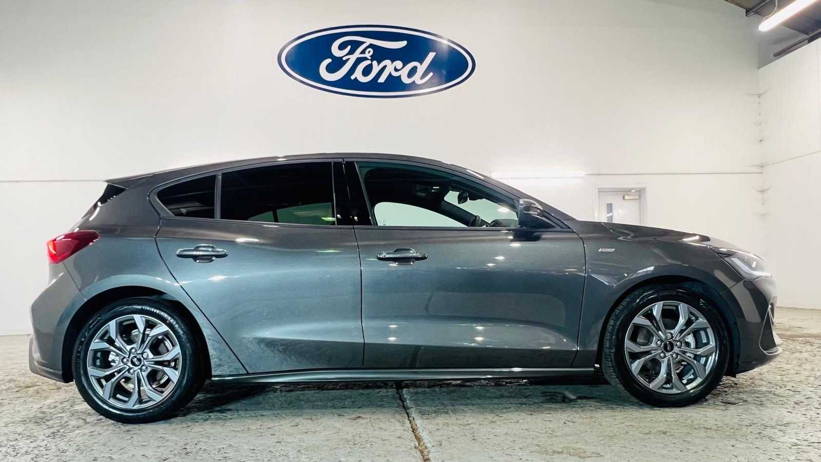 Main listing image - Ford Focus
