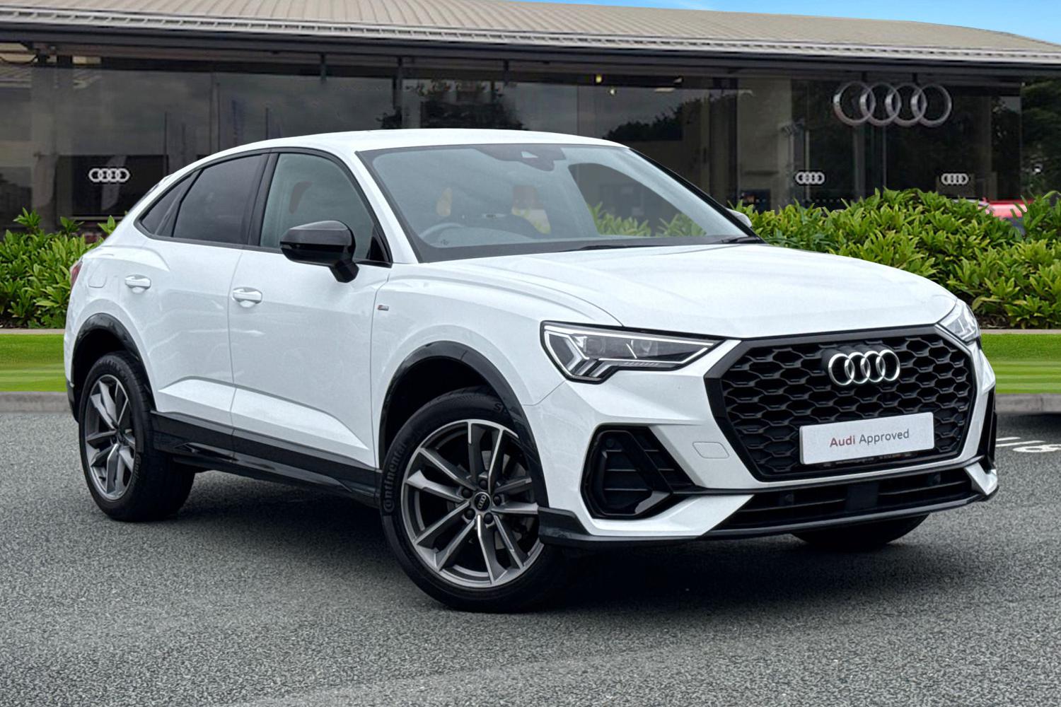 Main listing image - Audi Q3