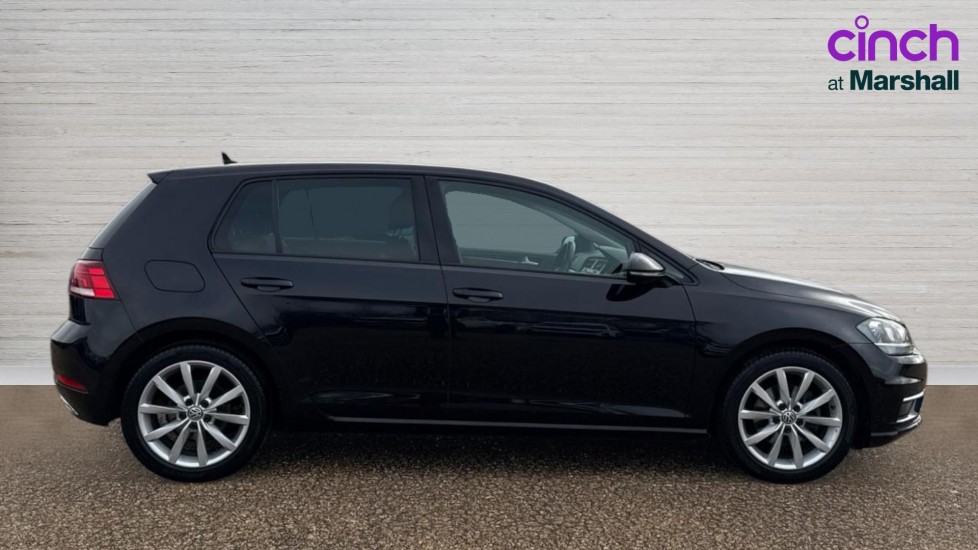 Main listing image - Volkswagen Golf