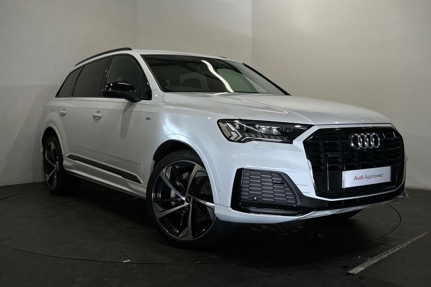 Main listing image - Audi Q7