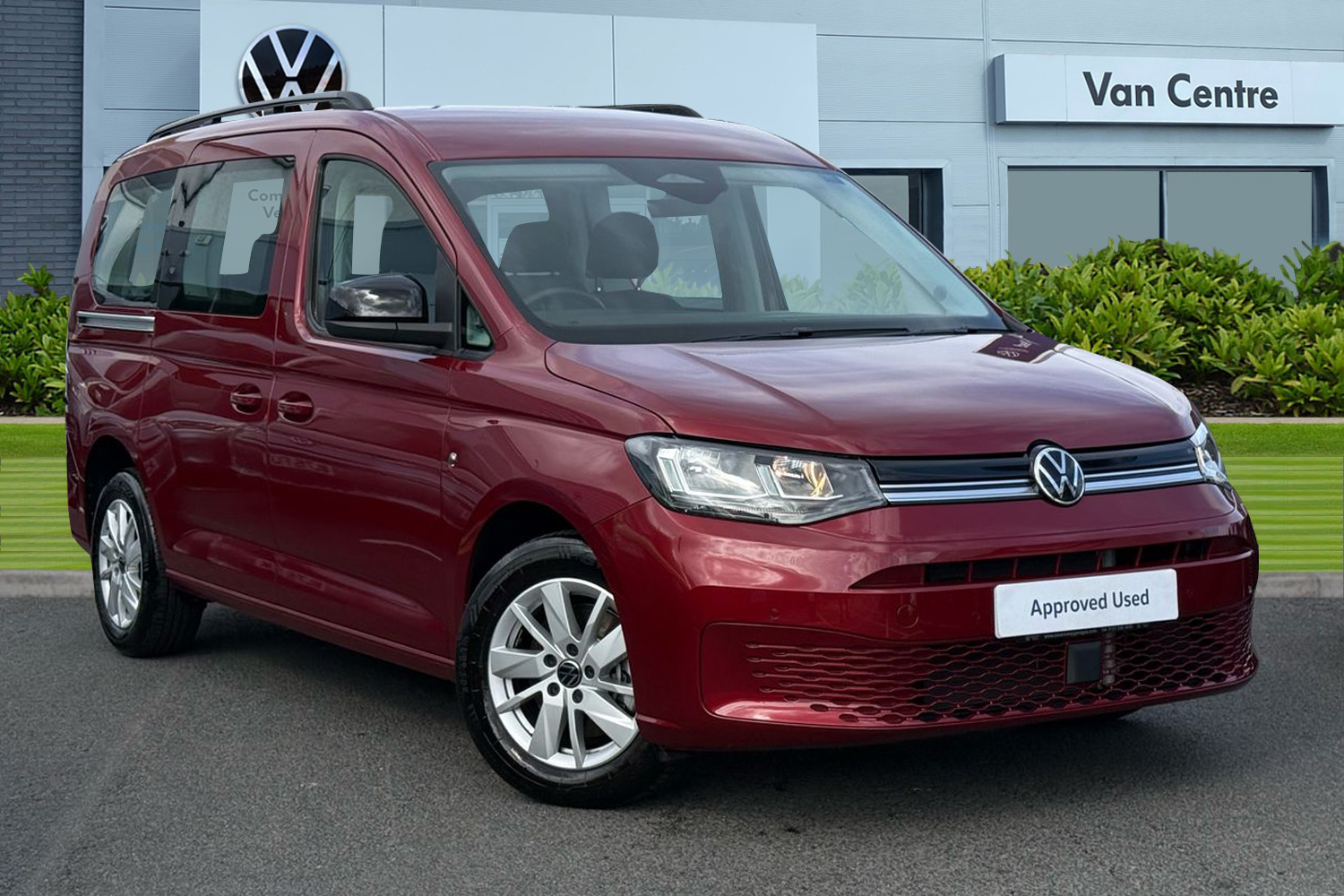 Main listing image - Volkswagen Caddy Maxi