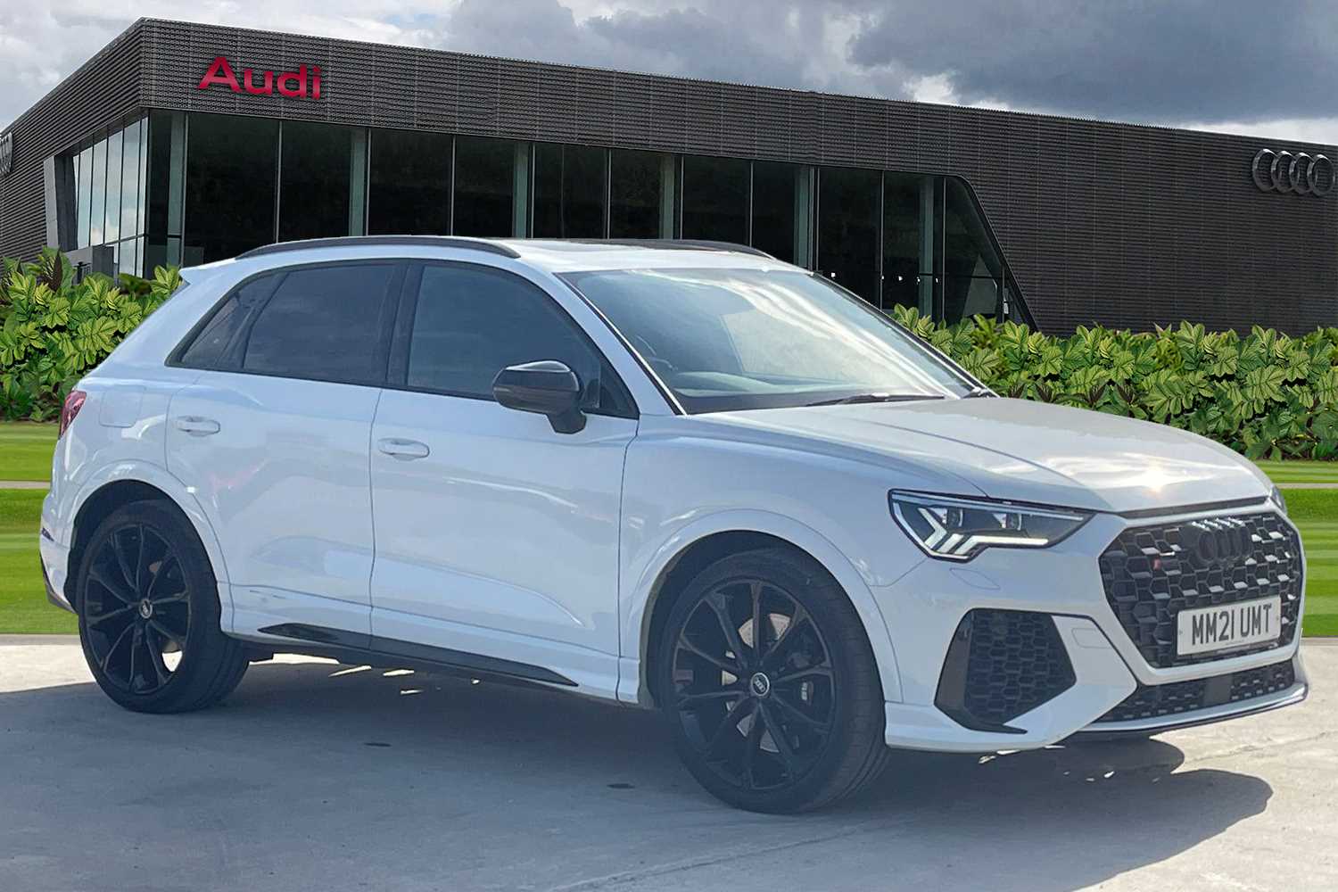 Main listing image - Audi RS Q3