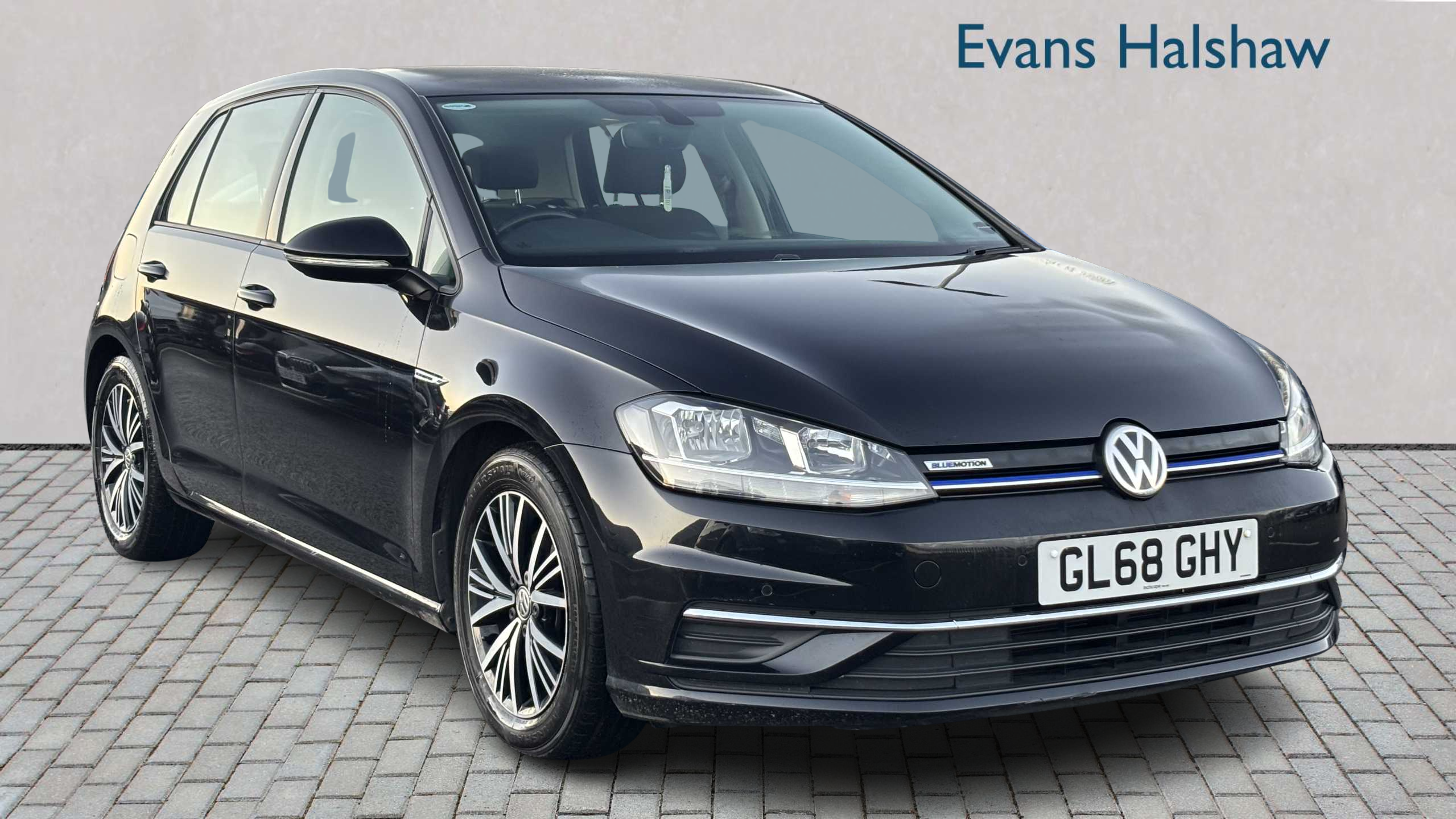 Main listing image - Volkswagen Golf