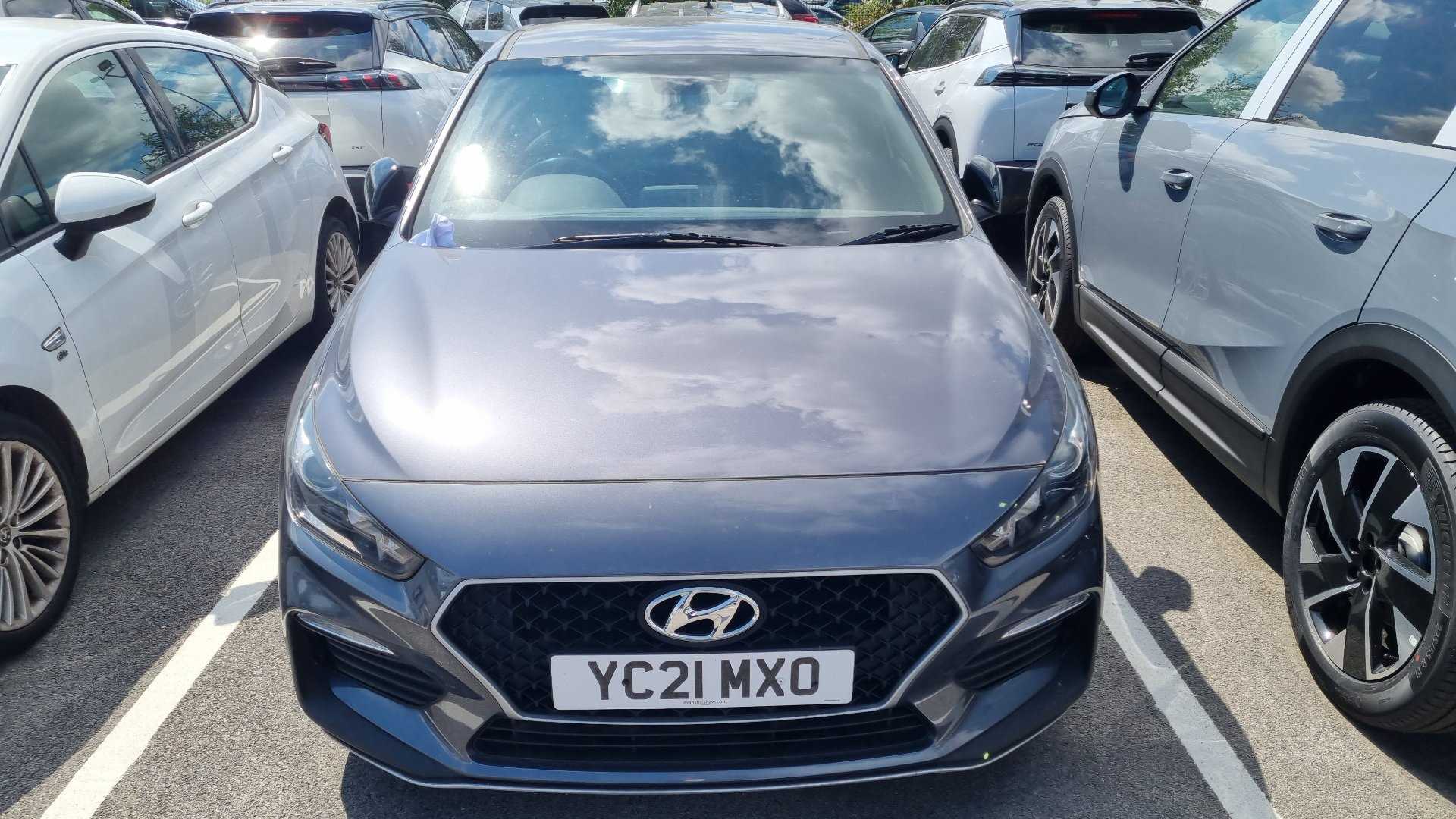 Main listing image - Hyundai i30