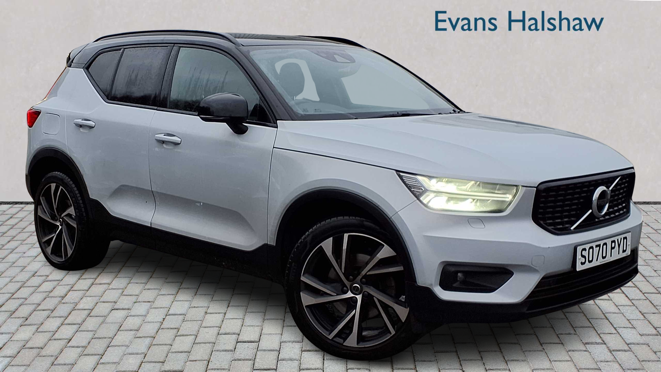 Main listing image - Volvo XC40