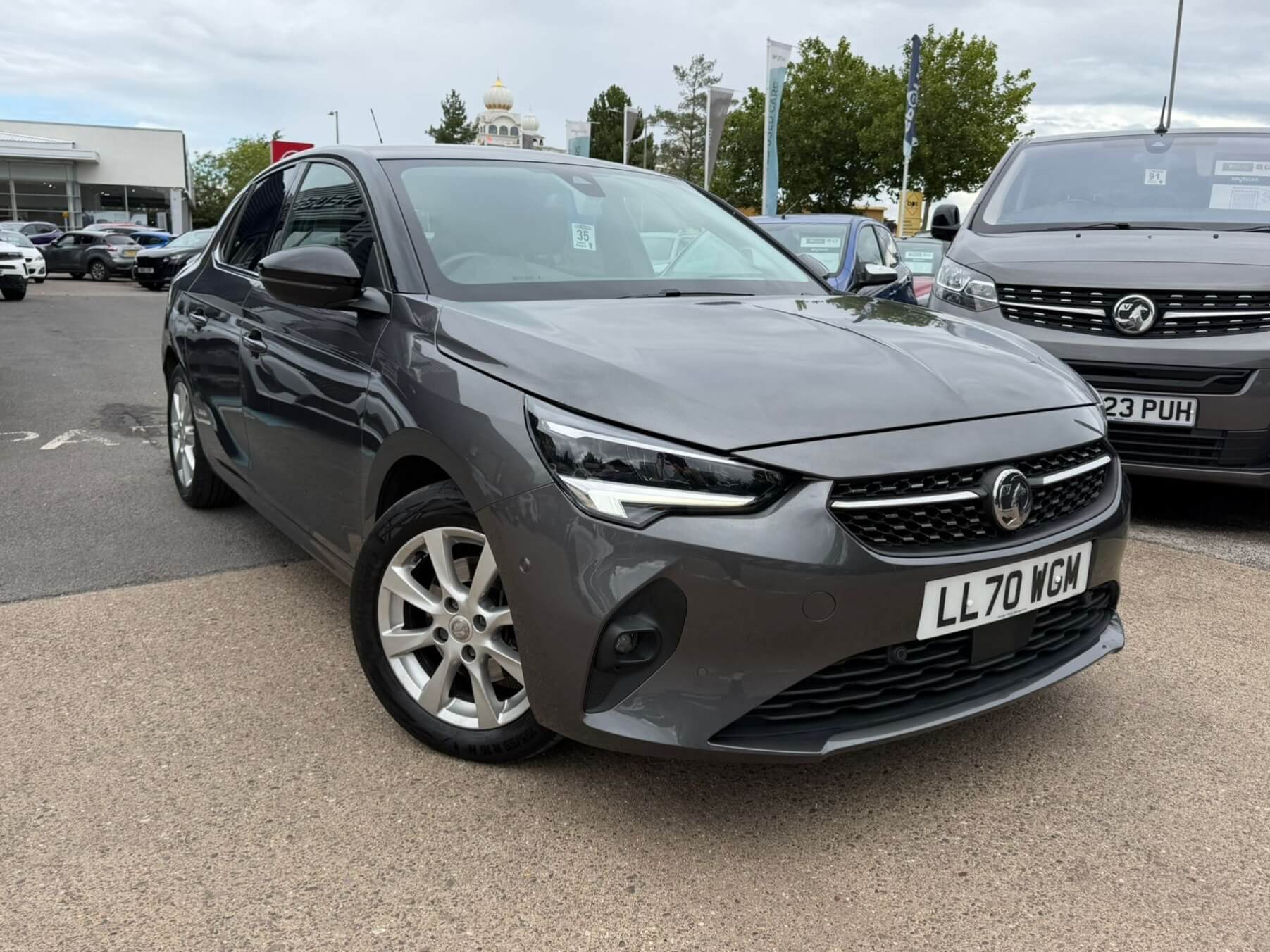 Main listing image - Vauxhall Corsa