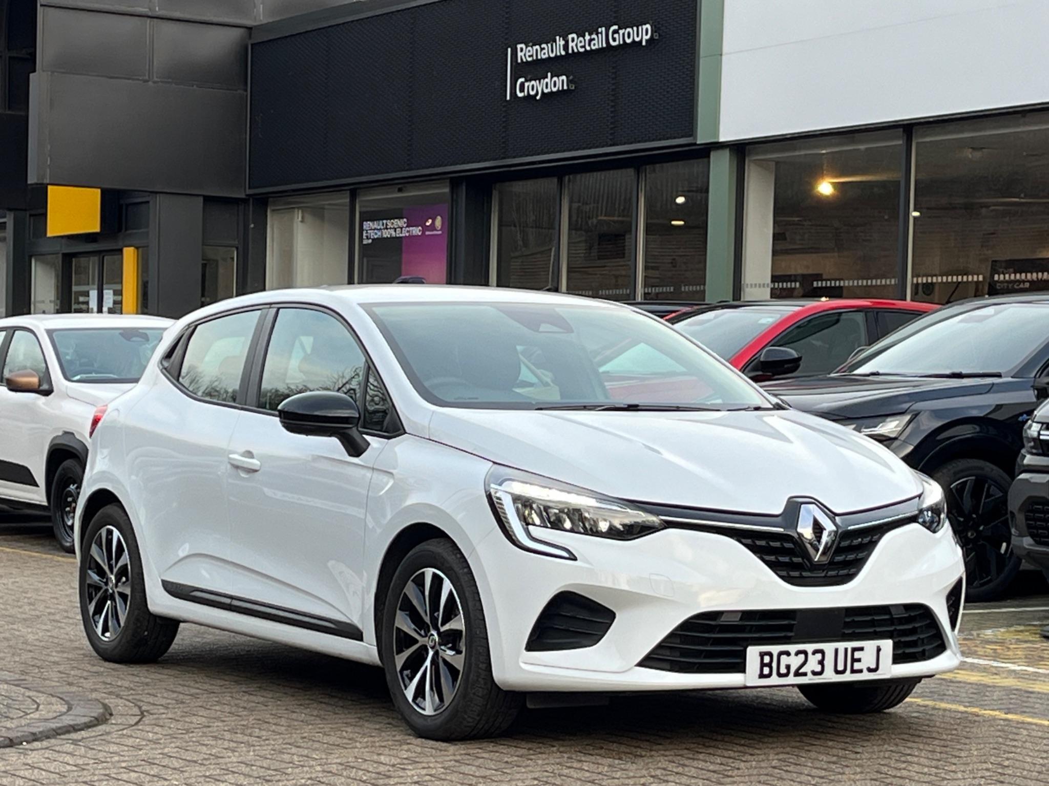 Main listing image - Renault Clio