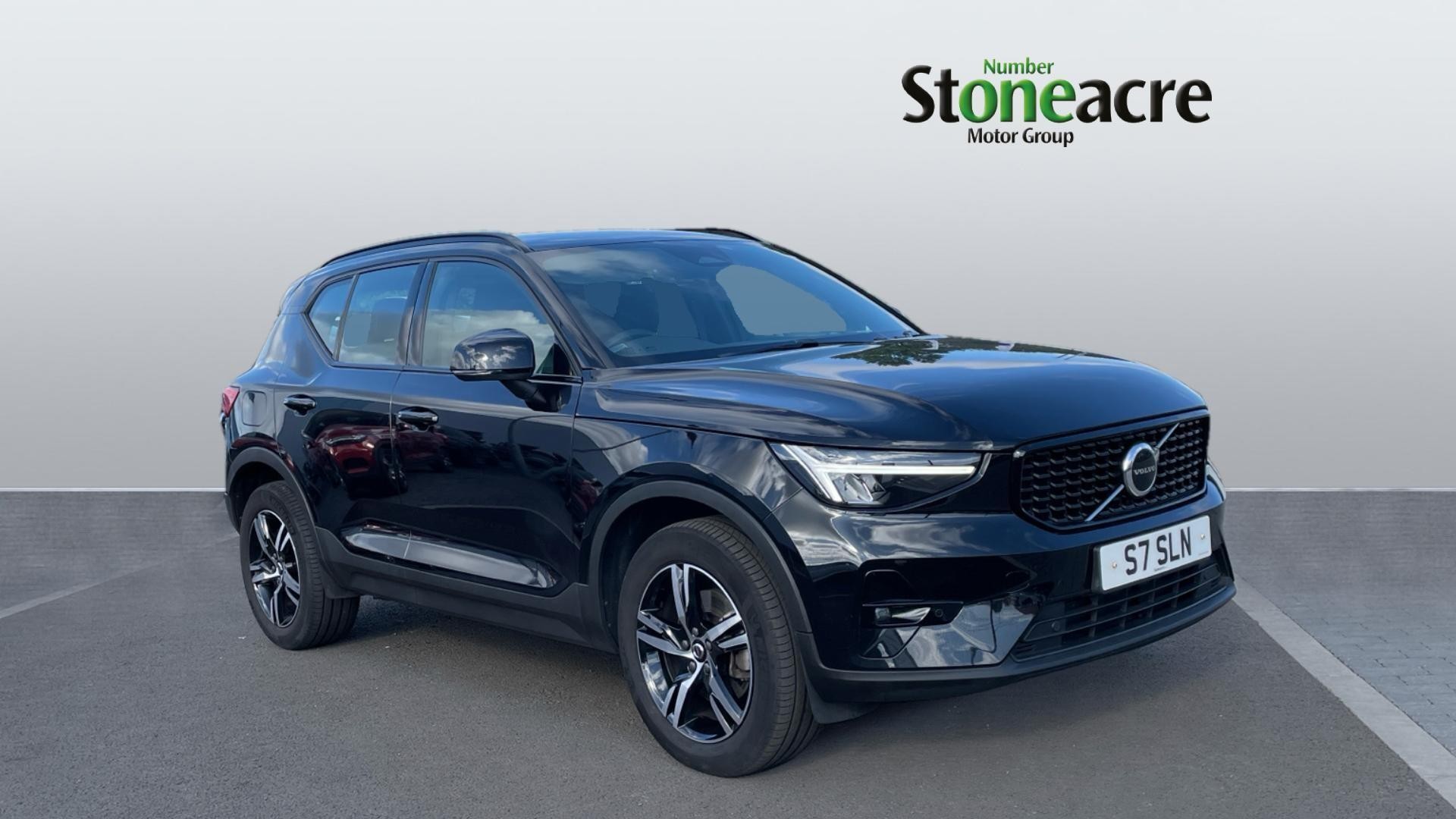 Main listing image - Volvo XC40