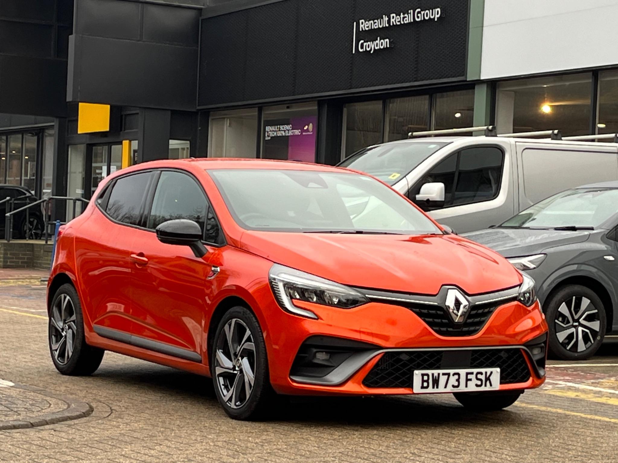 Main listing image - Renault Clio