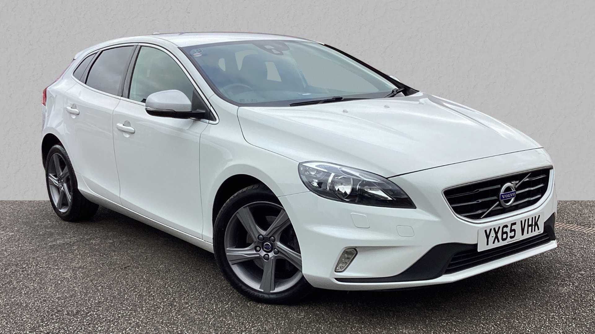 Main listing image - Volvo V40