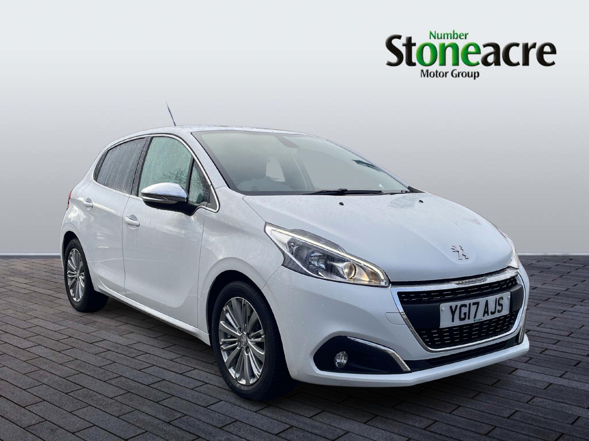 Main listing image - Peugeot 208