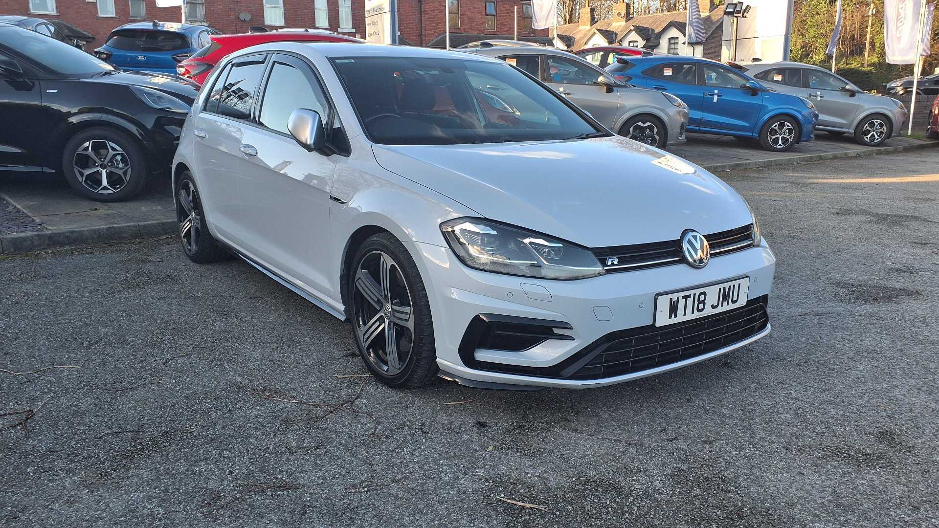 Main listing image - Volkswagen Golf R