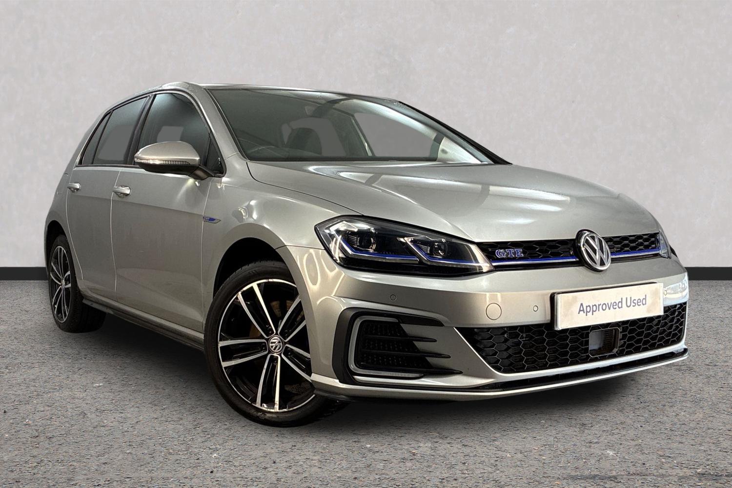 Main listing image - Volkswagen Golf