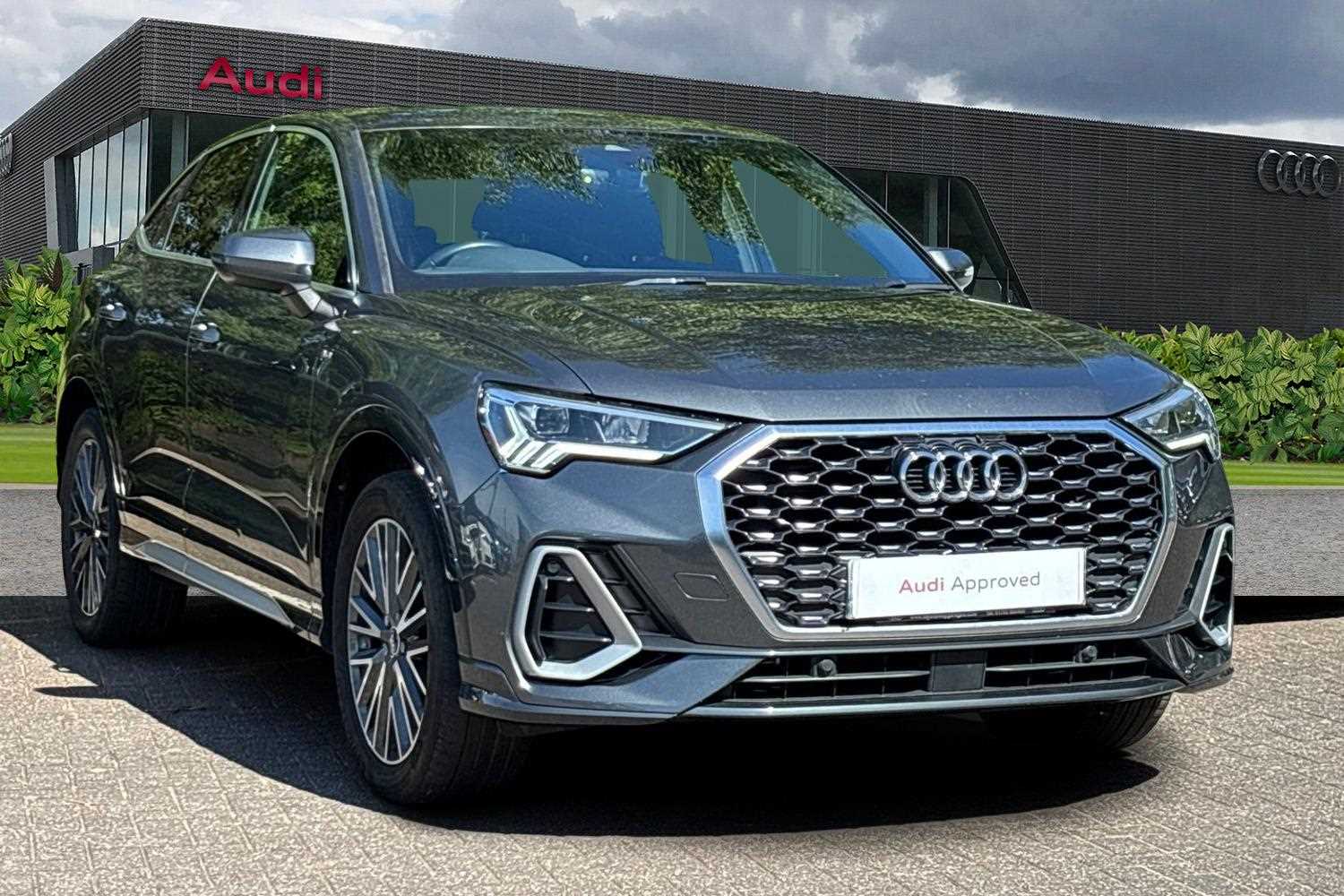 Main listing image - Audi Q3