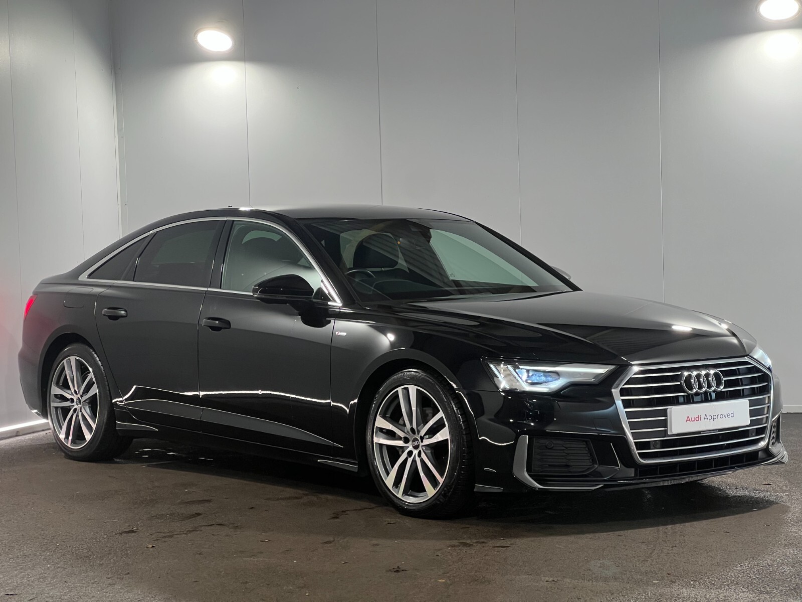 Main listing image - Audi A6
