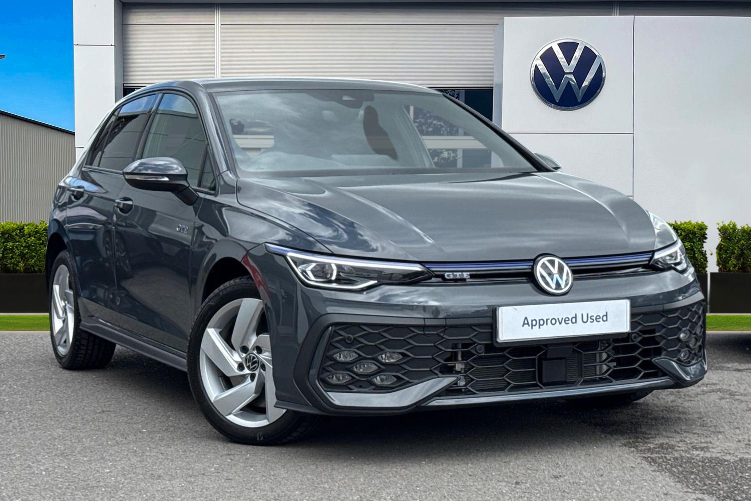 Main listing image - Volkswagen Golf GTE