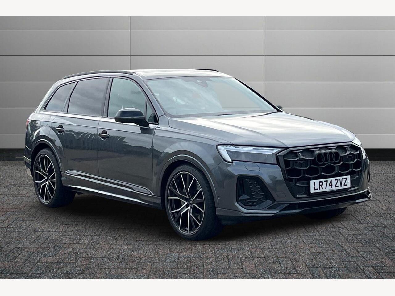 Main listing image - Audi Q7