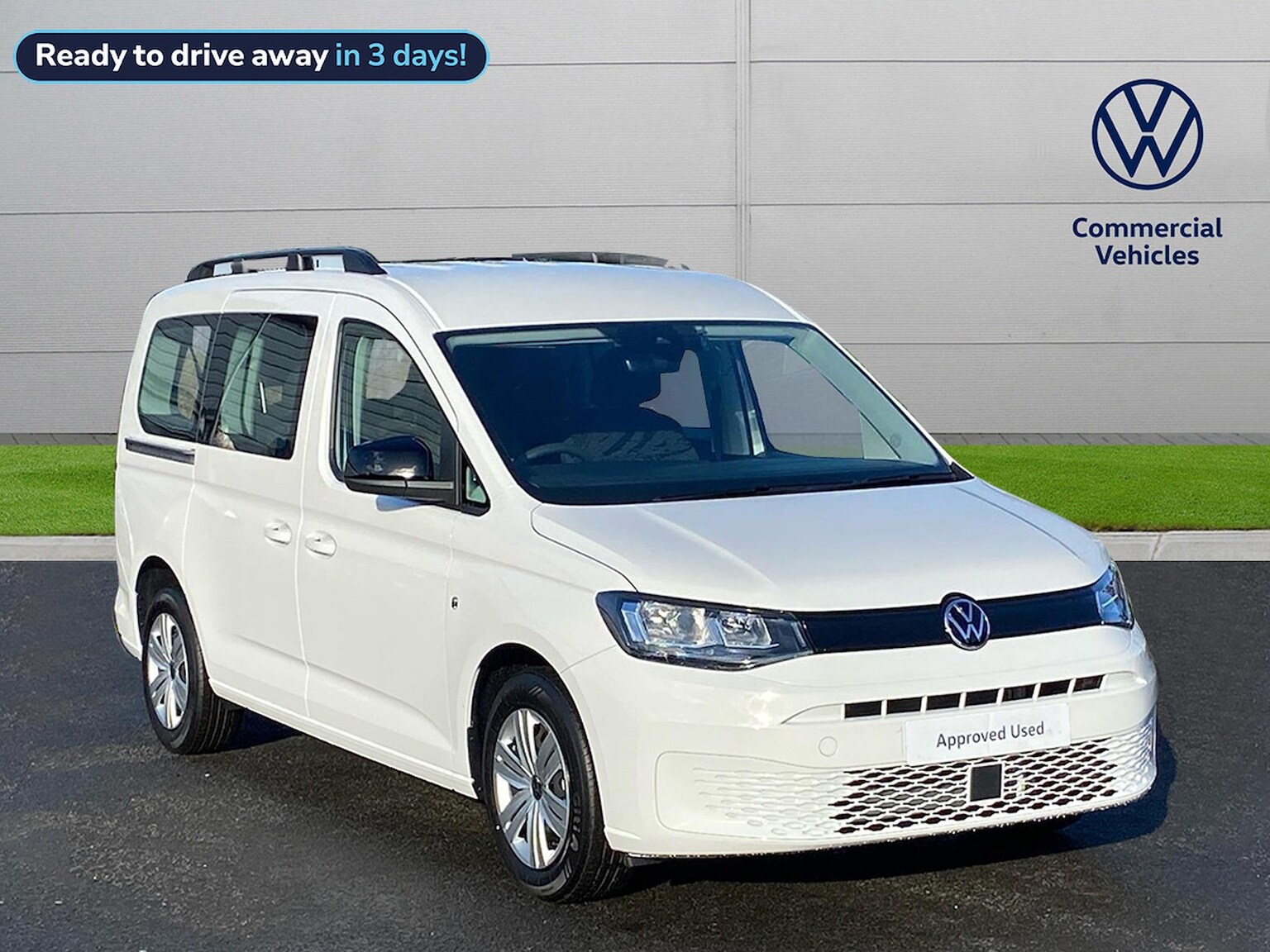 Main listing image - Volkswagen Caddy Maxi