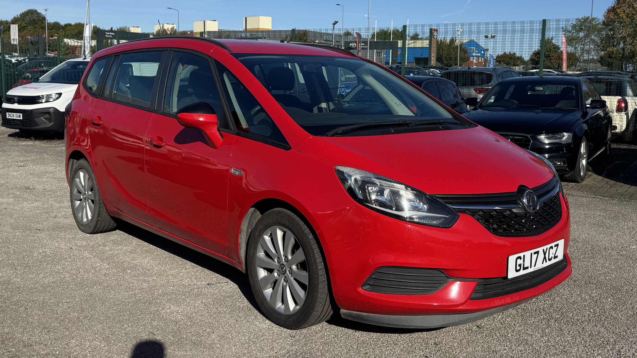 Main listing image - Vauxhall Zafira