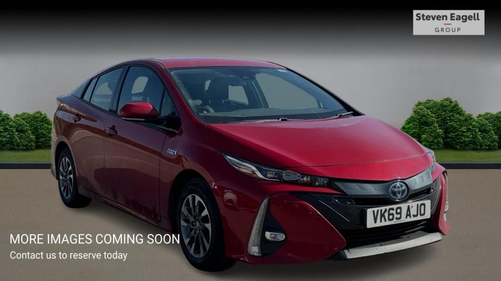 Main listing image - Toyota Prius Plug-In