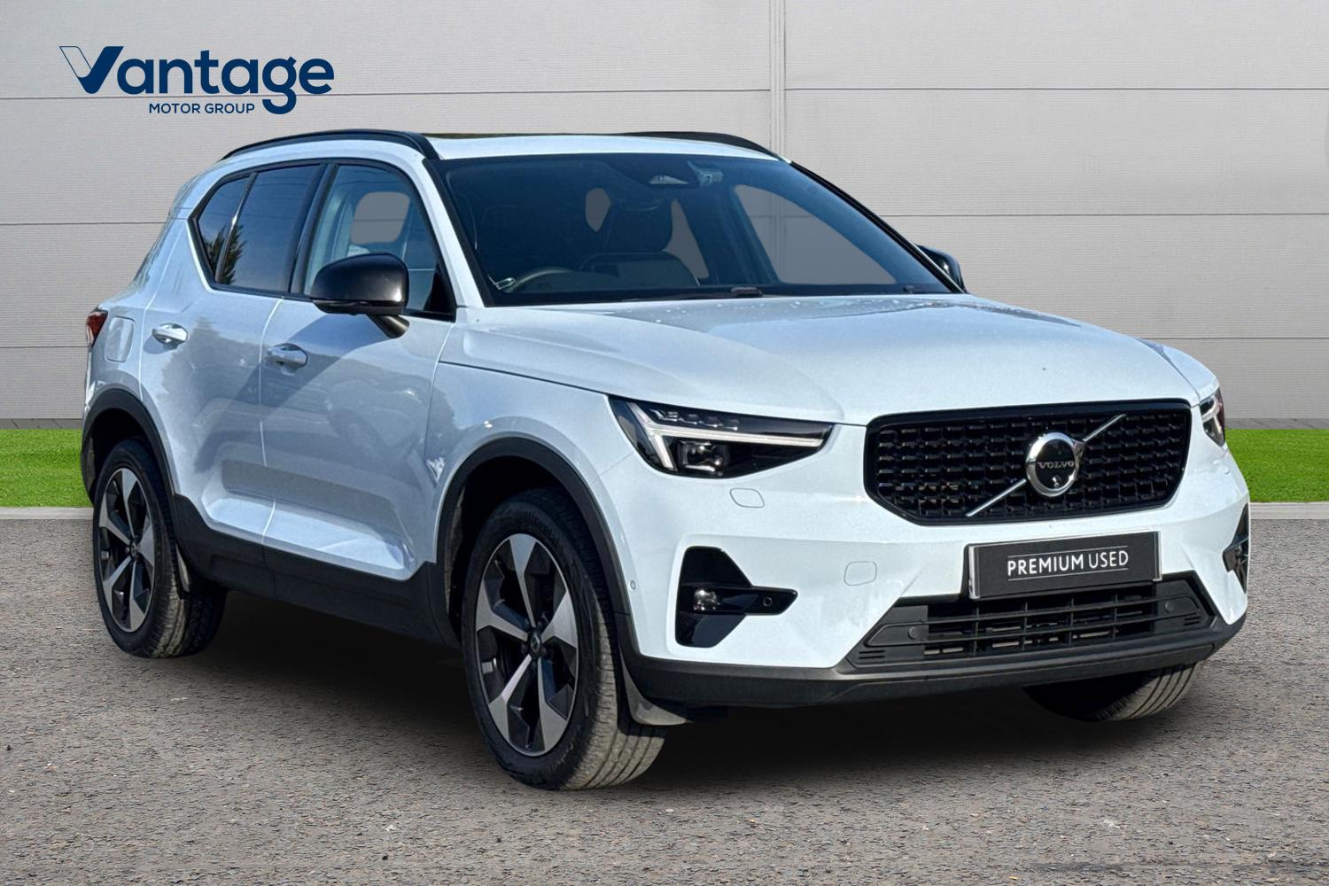 Main listing image - Volvo XC40