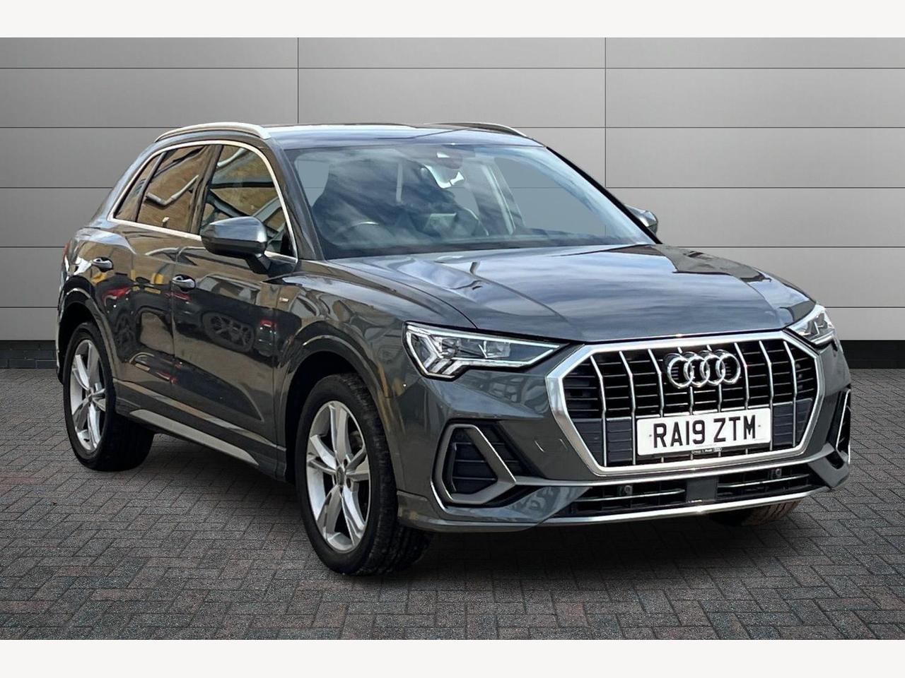 Main listing image - Audi Q3