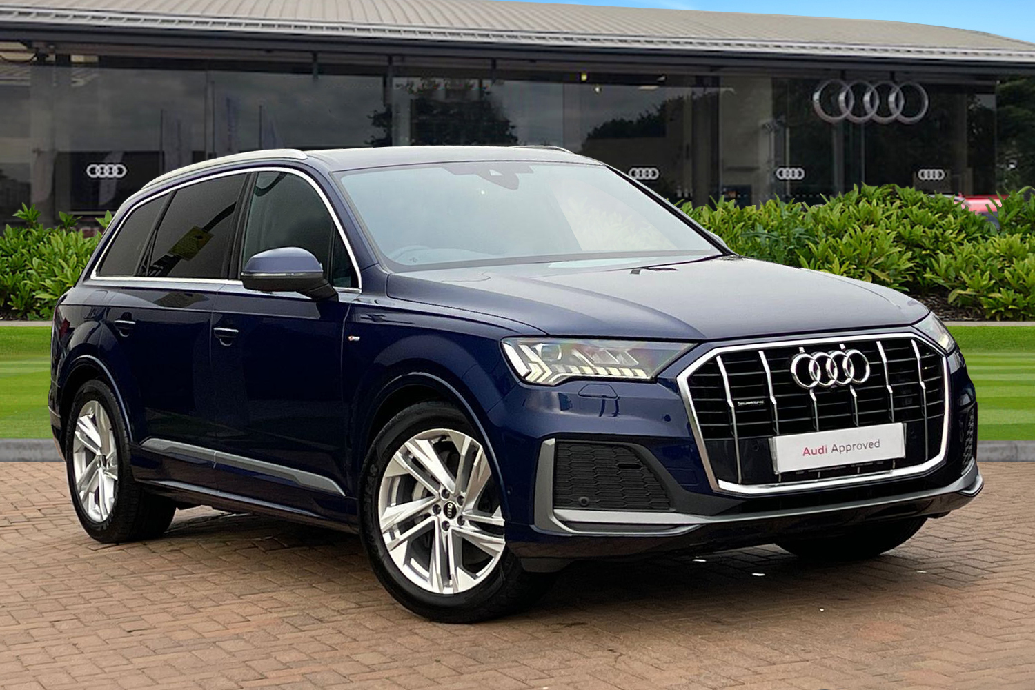 Main listing image - Audi Q7