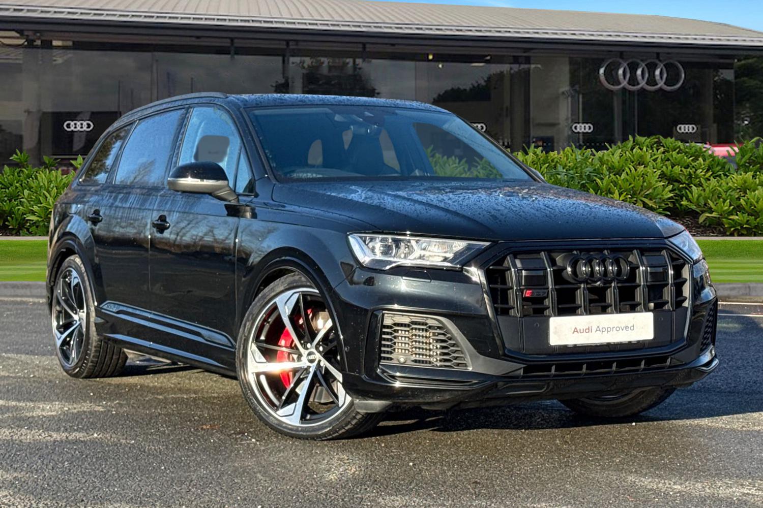 Main listing image - Audi Q7