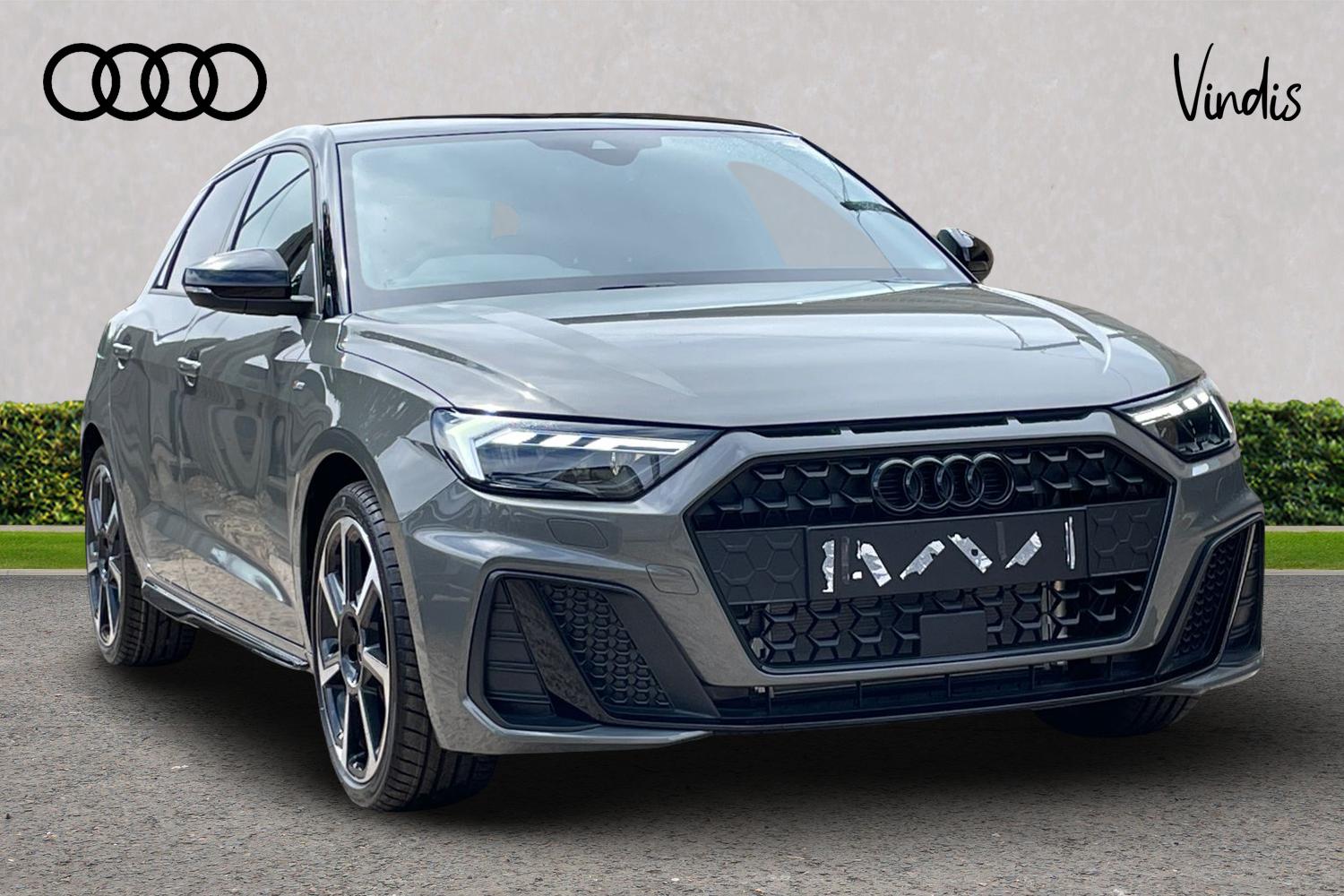 Main listing image - Audi Q6 e-tron