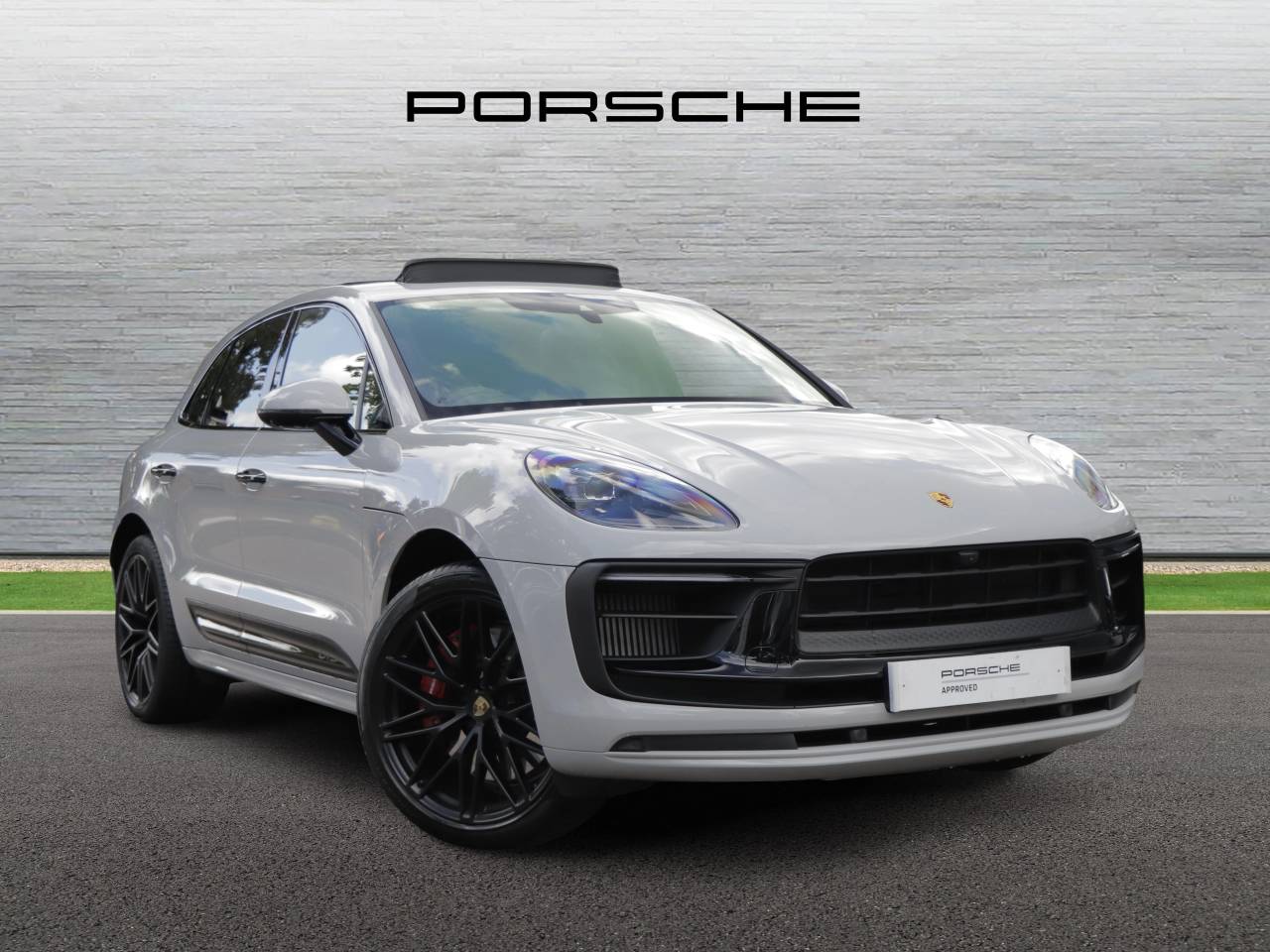 Main listing image - Porsche Macan