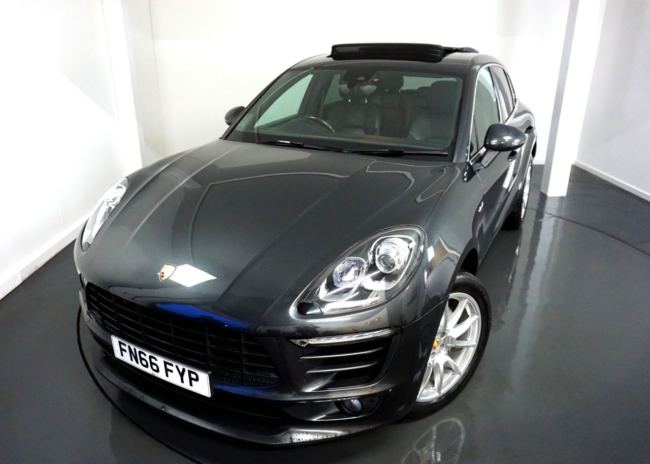 Main listing image - Porsche Macan