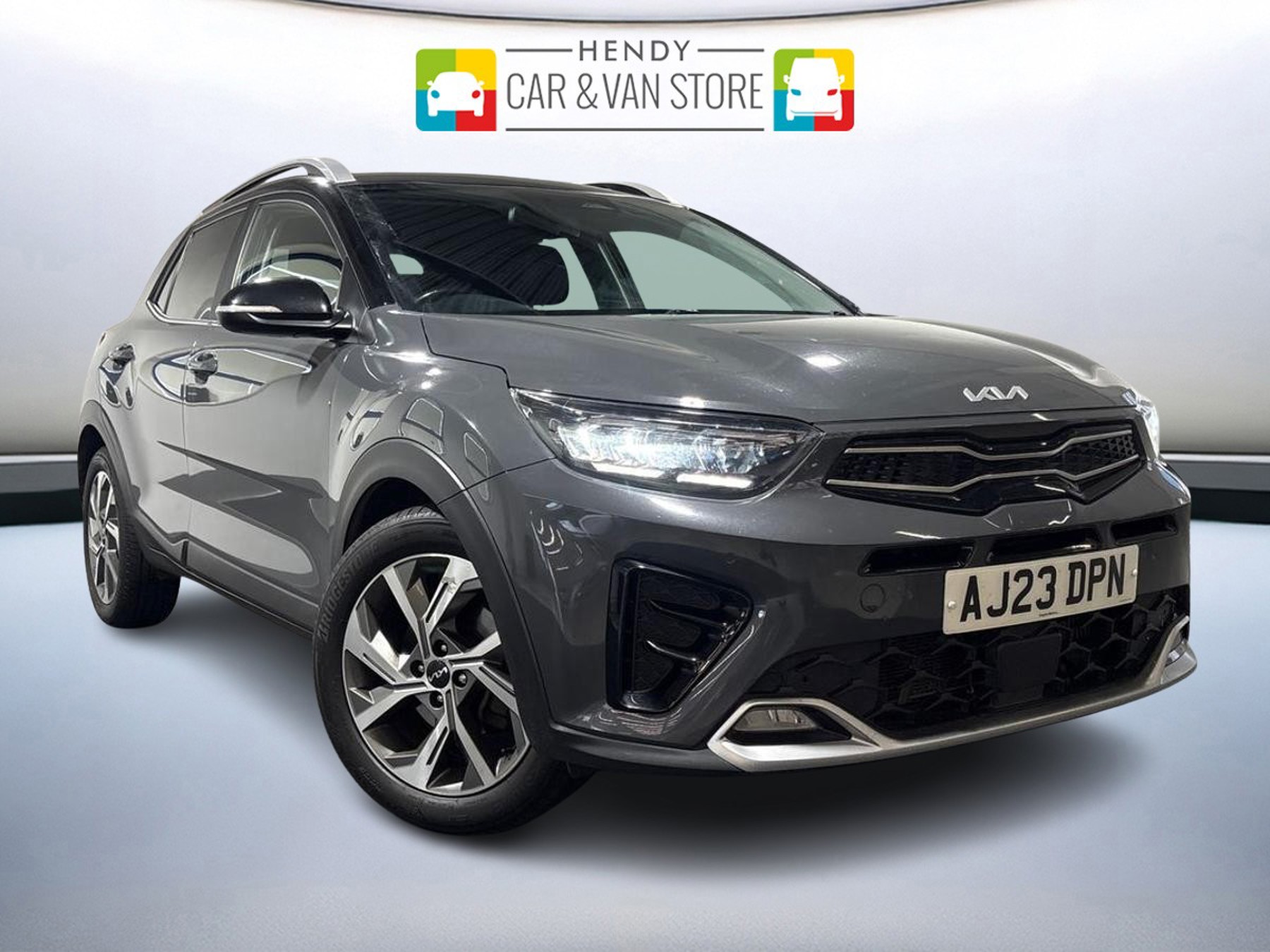 Main listing image - Kia Stonic