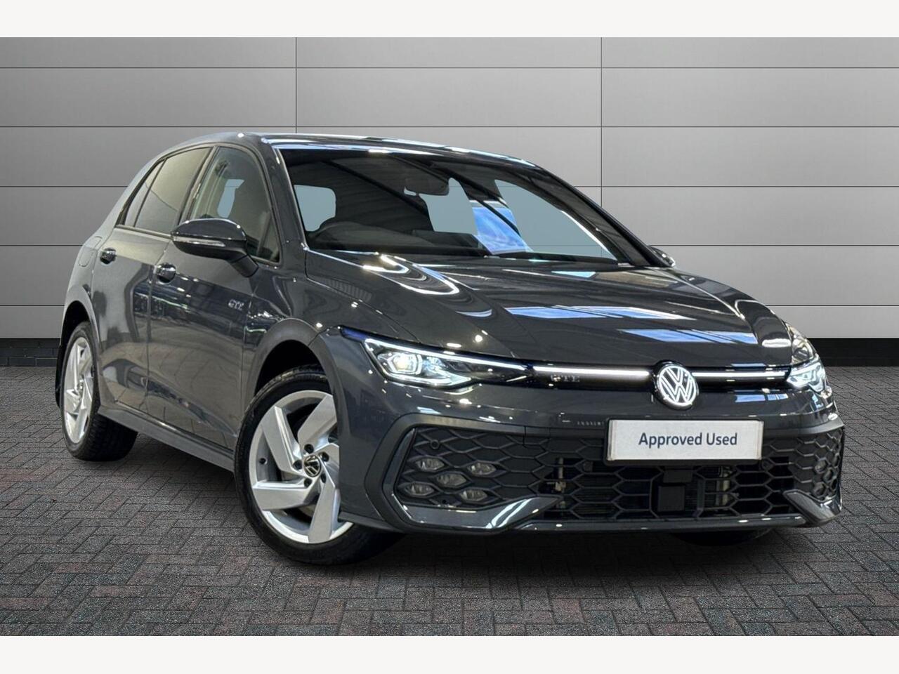 Main listing image - Volkswagen Golf GTE