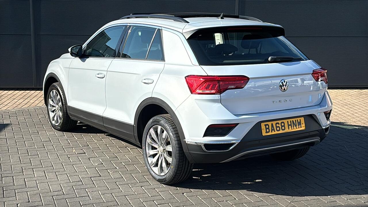 Main listing image - Volkswagen T-Roc